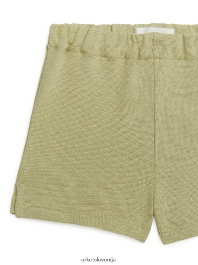 oblačila sl ARKET otroci kratke hlače iz bombažnega frotirja kaki zelena 6X02XV1742
