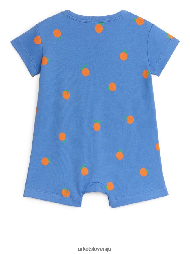 oblačila sl ARKET otroci kratke hlače iz džersija modra/oranžna 6X02XV1695