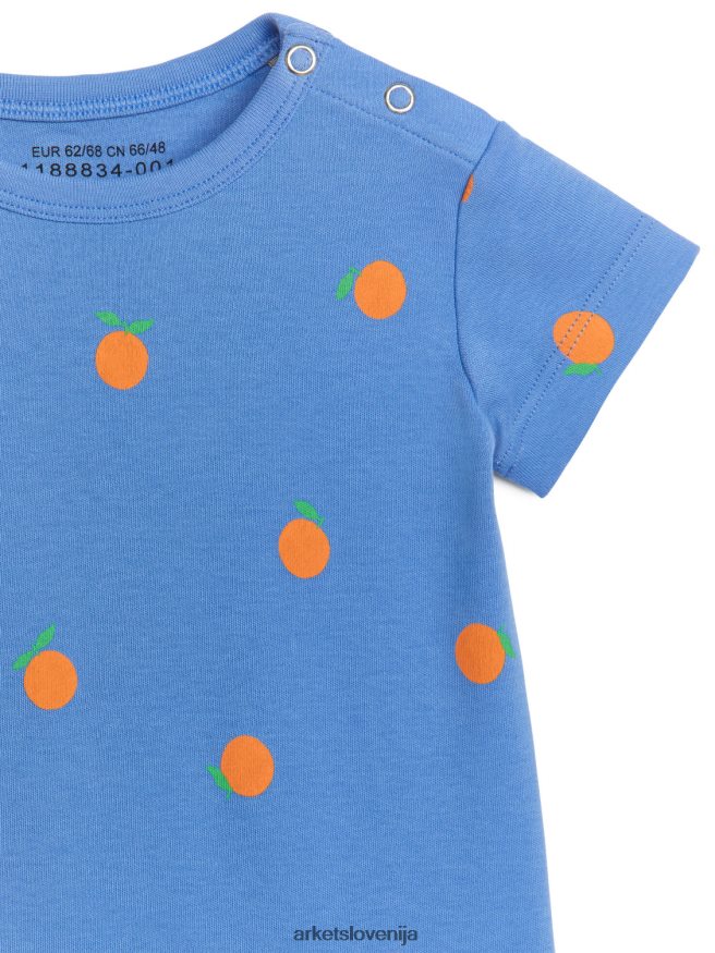 oblačila sl ARKET otroci kratke hlače iz džersija modra/oranžna 6X02XV1695