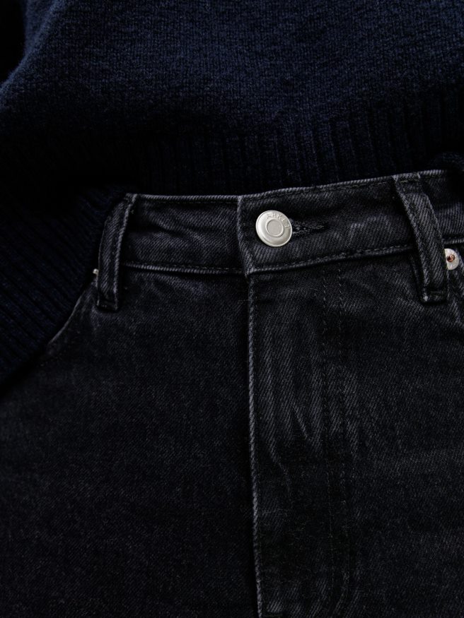 oblačila sl ARKET ženske raztegljive kavbojke v obliki praproti vintage črna 6X02XV146